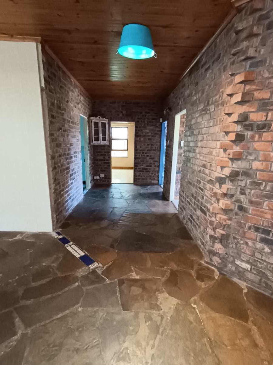 4 Bedroom Property for Sale in C Place Eastern Cape